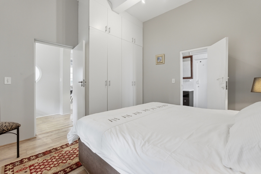 2 Bedroom Property for Sale in Sea Point Western Cape